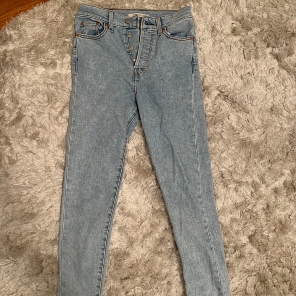 Levi jeans